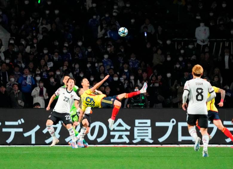 La chilena de Santos Borré ante Japón. FOTO GETTY