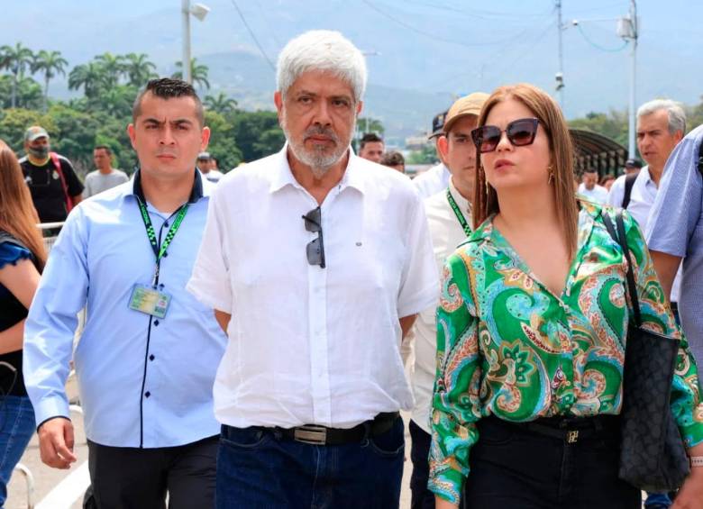 El ministro de Comercio, Industria y Turismo de Colombia, Germán Umaña, ha liderado activamente la reapertura comercial desde el lado nacional. FOTO Colprensa