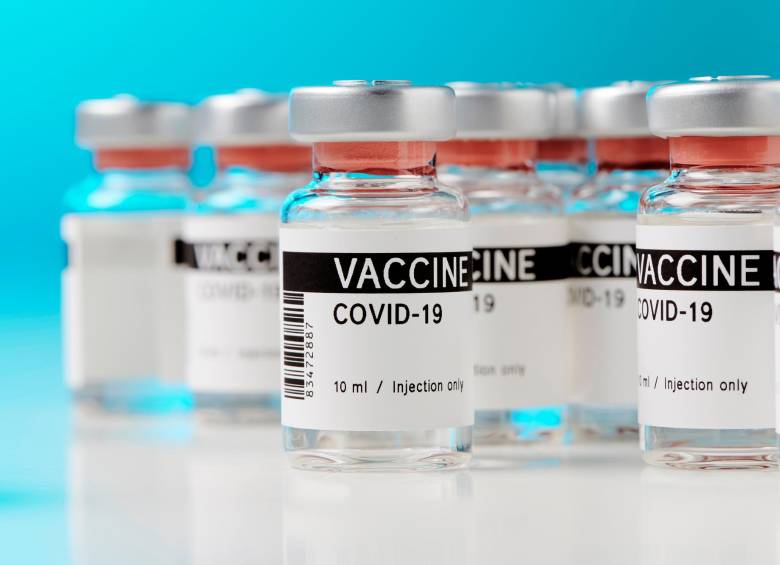 Las mujeres embarazadas y lactantes, las personas inmunosuprimidas y los pacientes anticoagulados son algunas de las personas que deben tener precaución al vacunarse. FOTO SHUTTERSTOCK