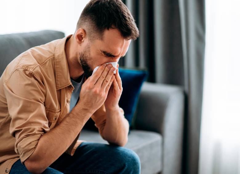 Los distintos tipos de rinitis pueden producir síntomas similares como congestión nasal, estornudos, disminución del sentido del olfato, piquiña en los ojos, dolor de garganta y otros. Pero no todas son iguales ni se deben tratar de la misma manera. FOTO: SSTOCK