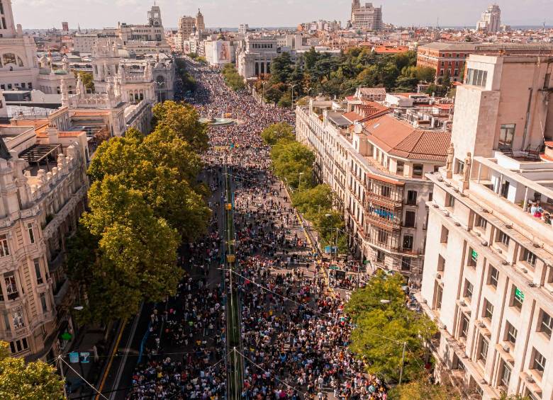 Así lució la calle llena de público viendo a Camilo. FOTO Cortesía Sony Music