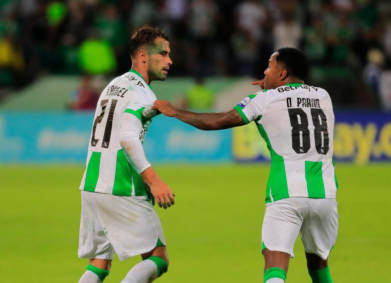 Tomás Ángel, de 19 años, y Dorlan Pabón de 35, se complementaron para marcar los goles de la victoria de Nacional. FOTO Jaime Pérez