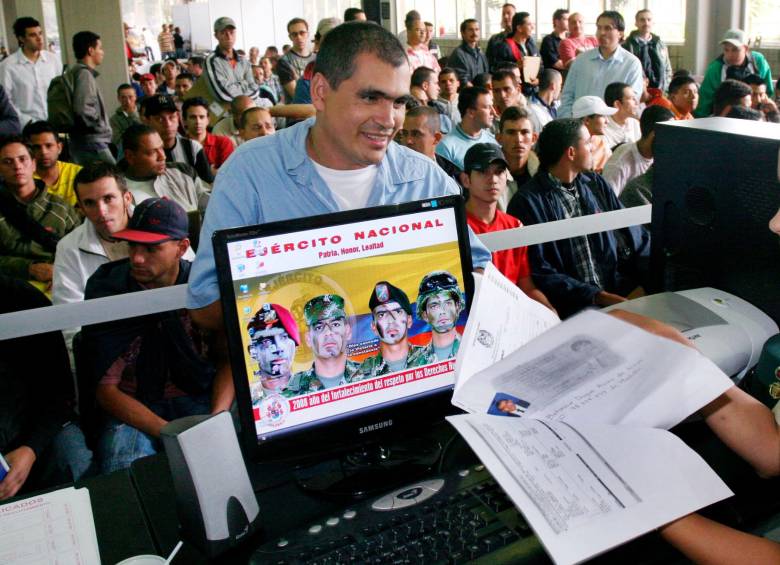 La oficina de reclutamiento del Ejército informó en agosto que, en ese mes, se comenzó la incorporación de más de 18.000 soldados. El desmnote será gradual. FOTO Juan Antonio sÁNCHEZ