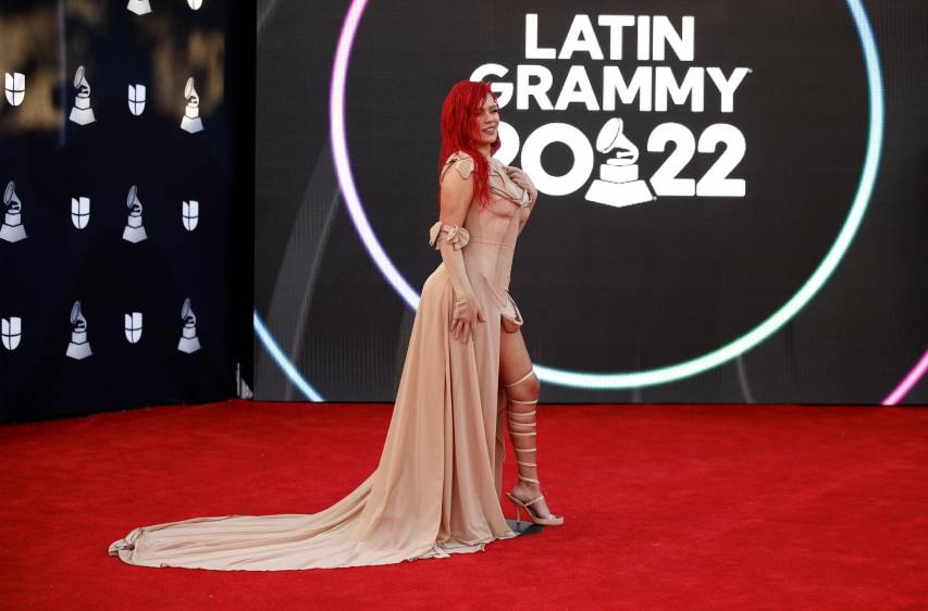 ¡Ay, qué rico! El tremendo show de Karol G en los Latin Grammy