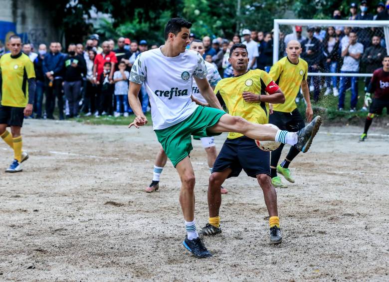 Giovanni Moreno aún muestra sus condiciones con el balón en partidos amistosos. FOTO JAIME PÉREZ