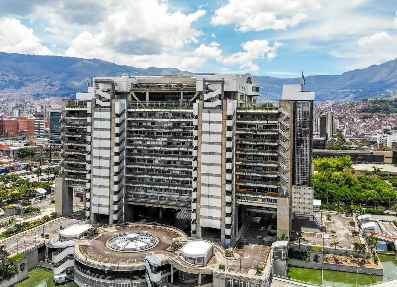 Fuentes al interior de EPM señalan que en la empresa buscan vender algunos activos para aliviar el roto que les dejó el pago al BID Invest y las inversiones en Afinia. FOTO Juan Antonio Sánchez