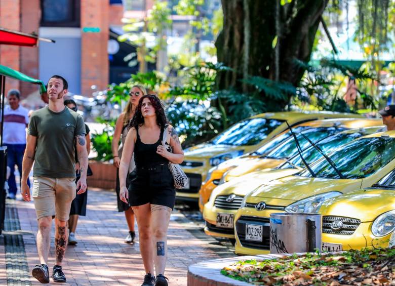¿Tantos turistas ‘gringos’ encarecen la vida en Medellín?