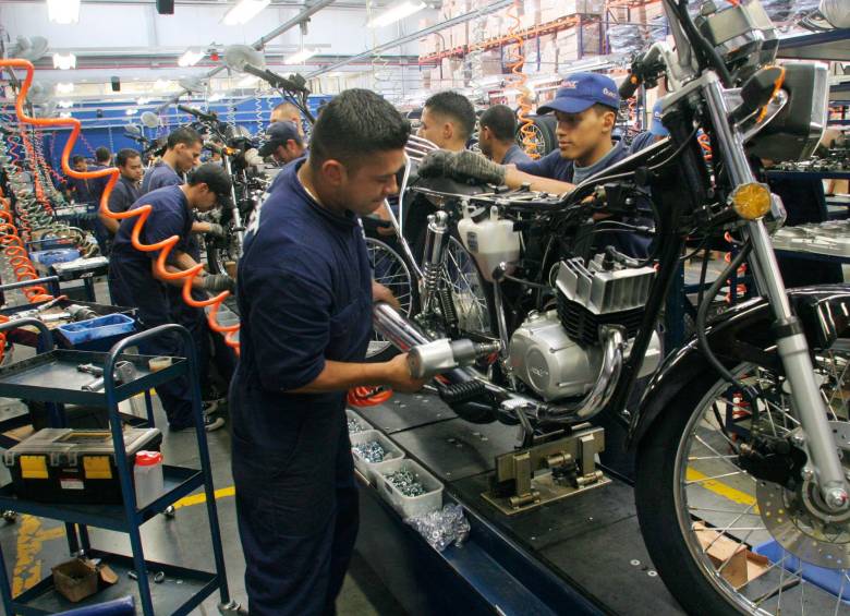 La empresa, ensamblando motos en Colombia, rebajó los costos e hizo que acceder a una motocicleta fuera posible para muchas personas. FOTO el colombiano