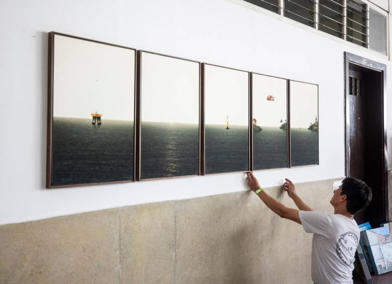 Los artistas estaban además pendientes del montaje de sus obras en Palermo Cultural. FOTO Camilo Suárez