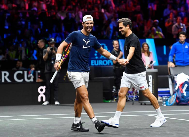 Federer hará dupla este viernes con Rafael Nadal, con quien sostuvo una de las rivalidades más sorprendentes en el tenis en los últimos 15 años. FOTO: EFE