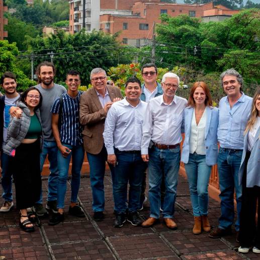 El partido con tres de sus voceros, Sergio Fajardo, Jorge Robledo y la representante por Bogotá Jennifer Pedraza presentaron hoy en Medellín sus precandidatos para las elecciones locales. FOTO <b>Juan Antonio Sánchez</b>