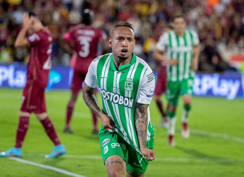 Jarlan Barrera marca el primero de la noche para el verde en el duelo ante Pereira en el Hernán Ramírez Vilegas. FOTO COLPRENSA