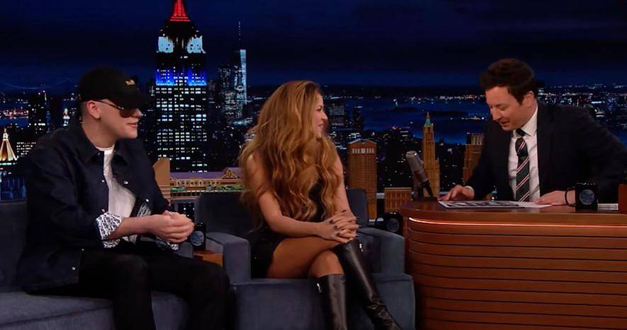 Captura de imagen del video de la presentación de Shakira con Bizarrap en el programa de Jimmy Fallon. FOTO Captura de video