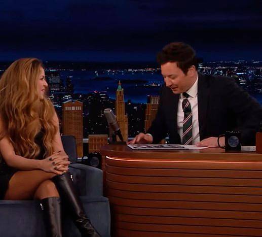 Captura de imagen del video de la presentación de Shakira con Bizarrap en el programa de Jimmy Fallon. FOTO Captura de video