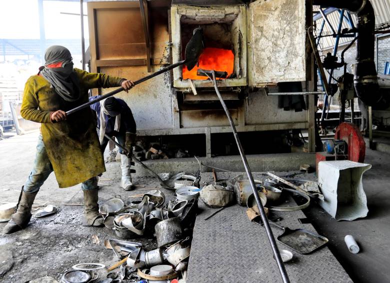Coalya emplea actualmente a 16 personas. Entre sus metas está llegar a producir y comercializar 220 toneladas de aluminio por mes. FOTO jaime pérez