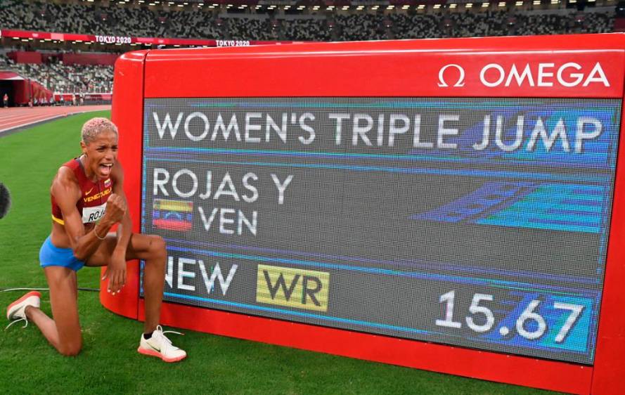 Yulimar alcanzó los 15,67 metros, superando la marca olímpica que ostentaba la camerunesa Francoise Mbango de 15,39 m y el récord mundial de 15,50 m de la ucraniana Inessa Kravets. Foto AFP