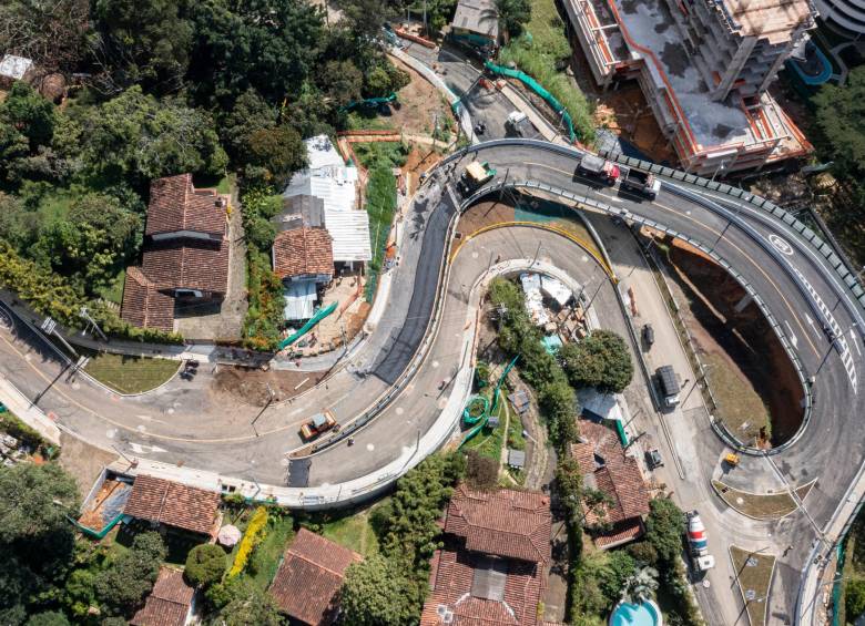 El intercambio vial del Esmeraldal será inaugurado hoy, tras una serie de inconvenientes que causaron un retraso en la entrega de la obra.
