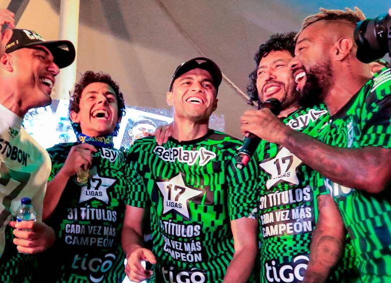 El jugador de 35 años consiguió su primer título con Atlético Nacional. FOTO: JAIME PÉREZ. 