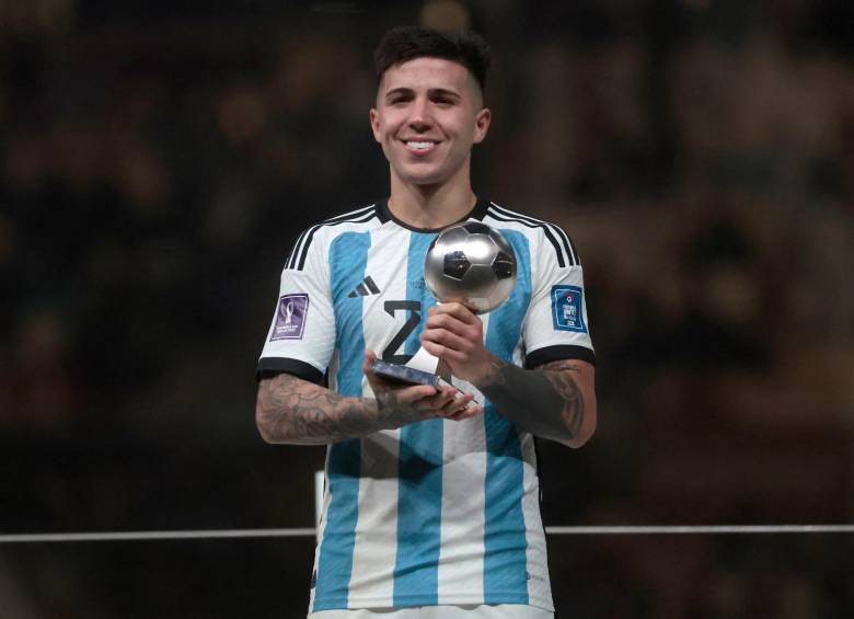 Enzo Fernández tuvo su debut como futbolista profesional el 27 de enero de 2019, jugando para River Plate. Foto Juan Antonio Sánchez