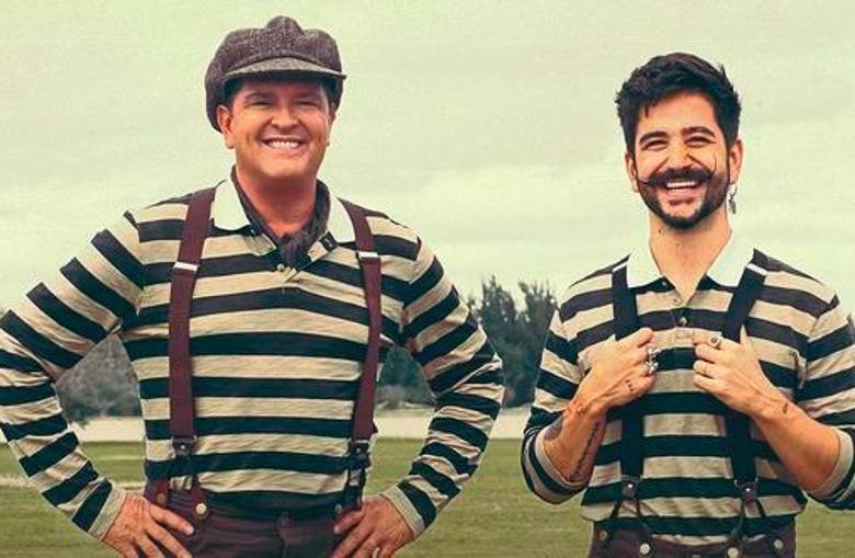 Carlos Vives y Camilo, en el rodaje del video de la canción “Baloncito Viejo”. FOTO: CORTESÍA