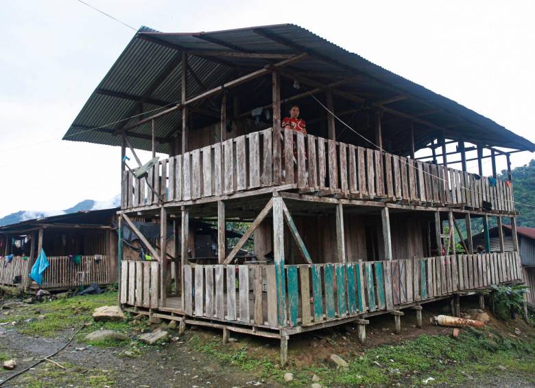 Casa embera en Aguasal, Alto Andágueda. 