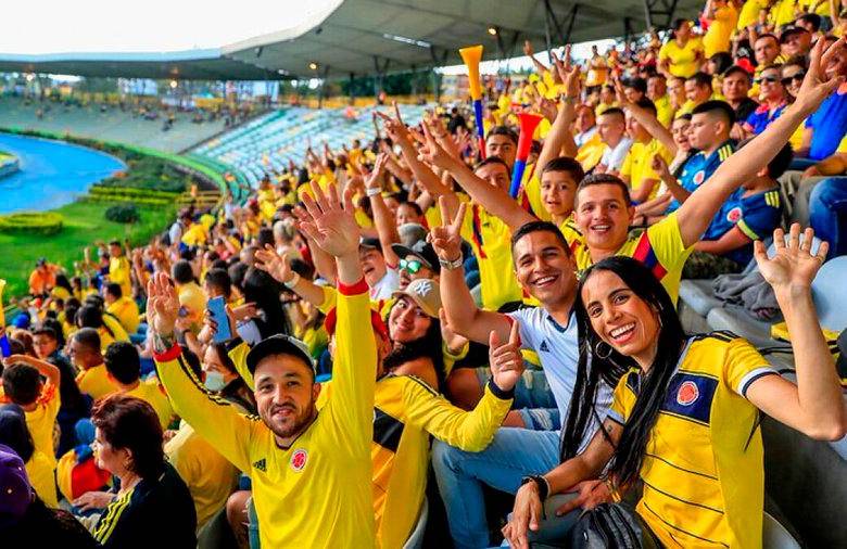 Los hinchas han acompañado a la selección en todos los estadios que ha jugado, en Cali, Armenia y Bucaramanga. FOTO CORTESÍA