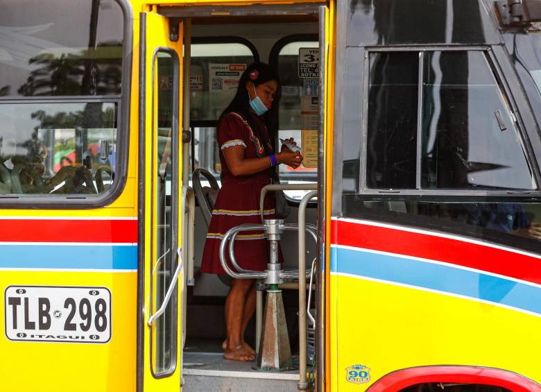 Éxodo indígena: ¿De dónde vienen los embera que piden limosna y son explotados en Medellín?