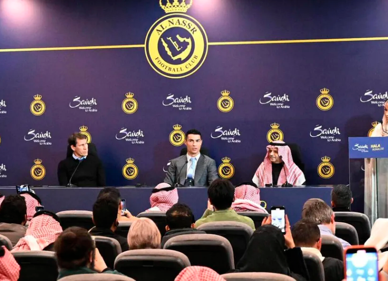 Cristiano Ronaldo firmó contrato hasta 2025 con AL-Nassr. Foto. EFE