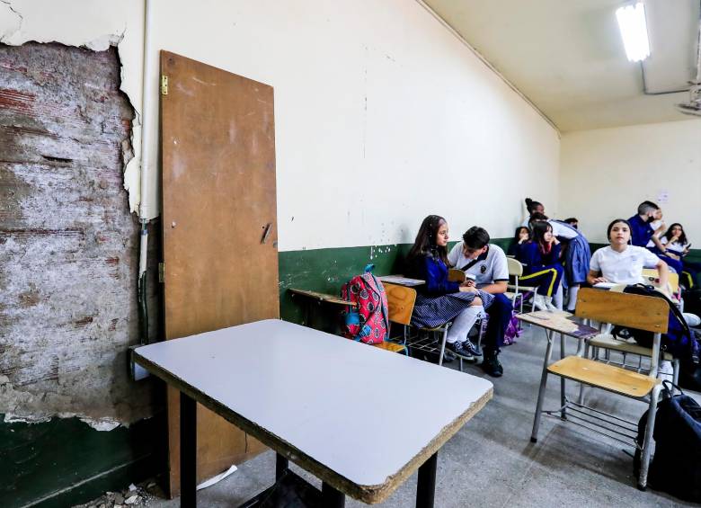 Un alto porcentajes de las 421 instituciones de la ciudad presentan problemas de infraestructura. Siete de ellas debieron cerrarse. FOTO: JAIME PÉREZ