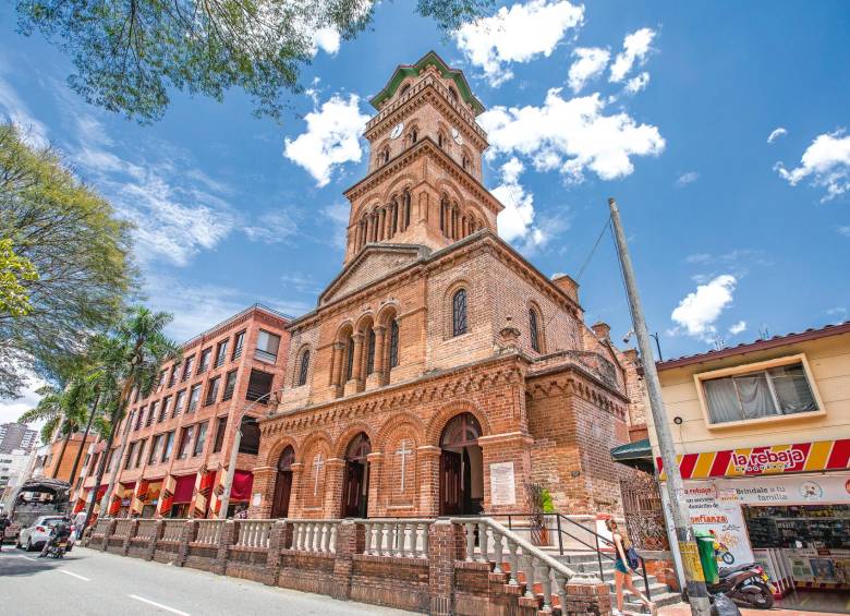 Estos cinco barrios de Medellín han visto la vida a la luz de una iglesia Estos cinco barrios de Medellín han visto la vida a la luz de una iglesia