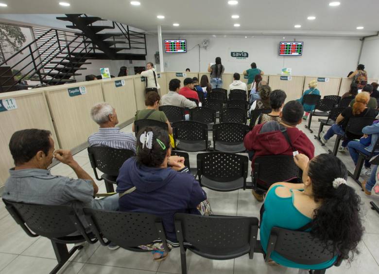 Savia tiene presencia en 123 municipios y cuenta con 1.000 empleados que quedarían en el aire. FOTO Manuel Saldarriaga