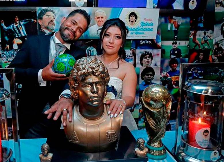 Se casaría? Iglesia Maradoniana ofició su primera boda en México Se casaría? Iglesia Maradoniana ofició su primera boda en México
