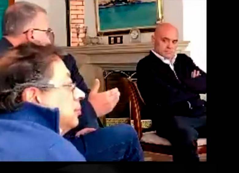 Sí hay guerra sucia: todo sobre los videos que le estallan a la campaña de Gustavo Petro