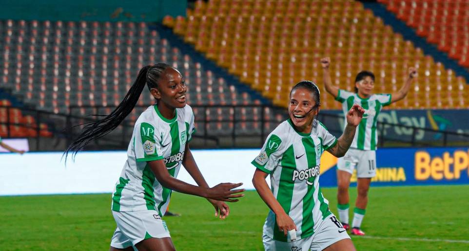 Geraldine Cardona celebra el segundo tanto para el Atlético Nacional, que finalmente goleó 3-1 a Real Santander. FOTO CORTESÍA NACIONAL 
