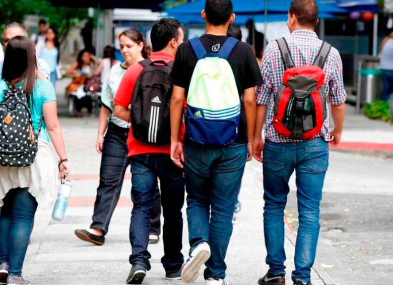 “Que los jóvenes no estudien ni estén ocupados obedece a un problema estructural que se identificó en Europa en 2008”, Iván Jaramillo, investigador Universidad del Rosario. FOTO Colprensa.