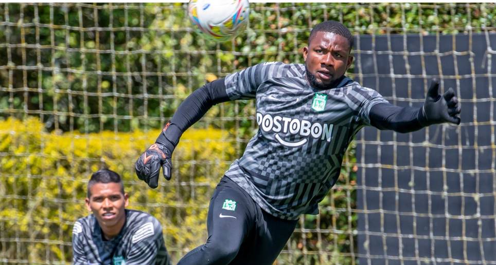 Harlen Castillo asume el arco de Nacional mientras Kevin Mier se recupera de su lesión. Ambos le dan seguridad al equipo antioqueño que se alista para el debut en la Libertadores. FOTO jUAN antonio sÁNCHEZ