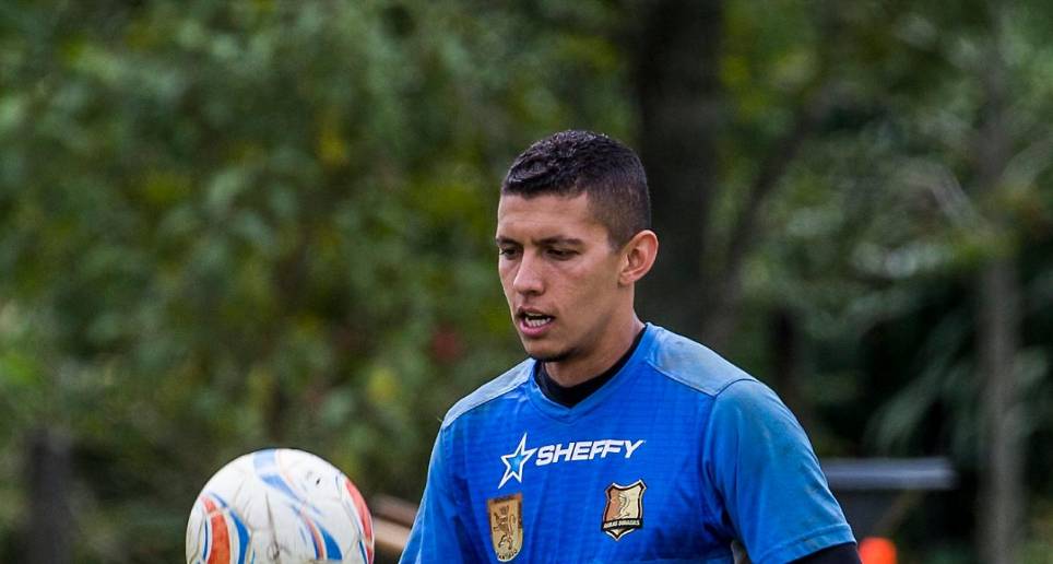 El arquero, nacido en Bello, jugó en el Atlético en Cali la temporada 2014 y en 2016 fue su debut con Águilas Doradas. Se formó en las divisiones menores del Medellín. FOTO jaime pérez 