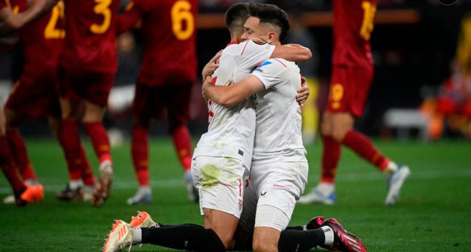 Sevilla festejó el título de la Europa League. FOTO AFP
