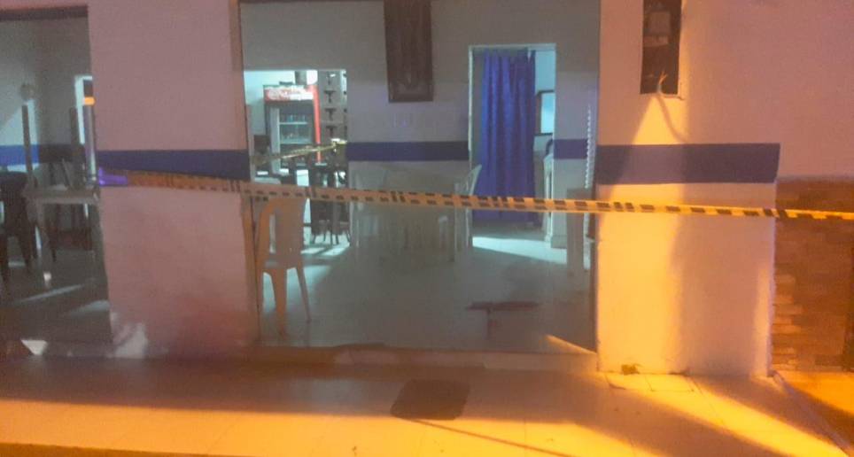 Este es el establecimiento en el que fue asesinada la mujer. FOTO: Cortesía.