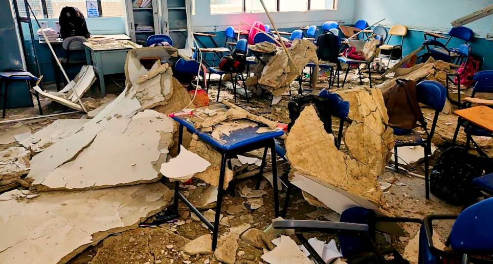 Techo cayó sobre estudiantes de un colegio en Medellín