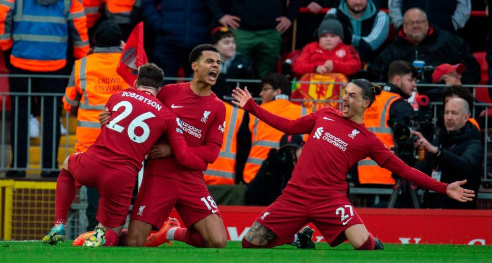 El neerlandés Cody Gakpo fue el que abrió el marcador para el Liverpool en la histórica victoria antes en United. FOTO: EFE