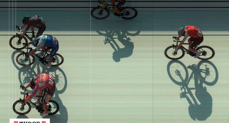 Cuatro ciclistas italianos quedaron entre los cinco primeros de la fracción que se corrió este miércoles. FOTO: TOMADA DEL TWITTER DE @giroditalia