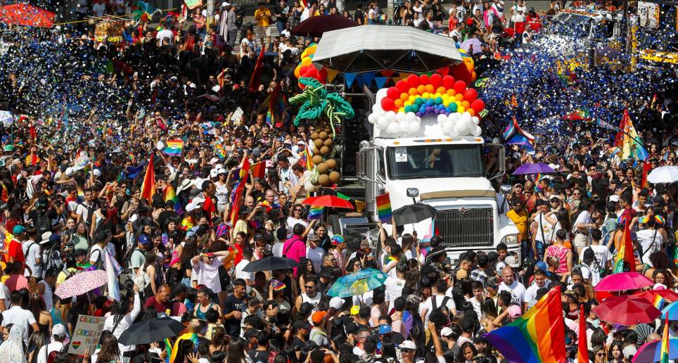Marcha del Orgullo 2022 en Medellín. FOTO Manuel Saldarriaga