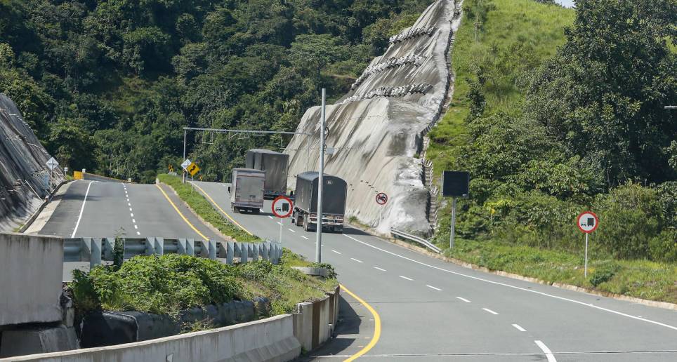 El paquete de la segunda ola de megaobras 5G está conformado por las dobles calzadas Villeta - Guaduas, Calarcá - La Paila, Popayán - Pasto, Zipaquirá - Barbosa (Santander), Barbosa (Antioquia) - Bucaramanga, Sogamoso - Aguazul, Santuario - Caño Alegre, Duitama - Pamplona y Ocaña - Cúcuta. FOTO Archivo