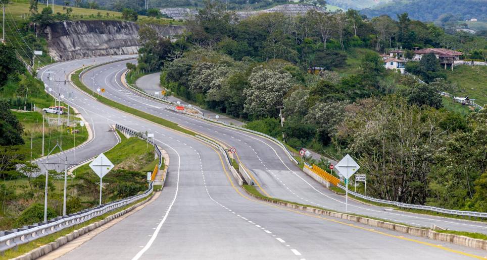 Imagen de las Vías del Nus, entre los municipios de Barbosa y Cisneros. FOTO Juan Antonio Sánchez