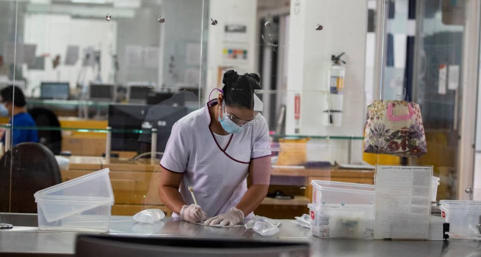 La elección de los directores de las Instituciones de Salud del Estado (ISE) por parte de alcaldes y gobernadores fue una de las alertas al considerar que hay un “alto riesgo” de injerencia política. FOTO El Colombiano