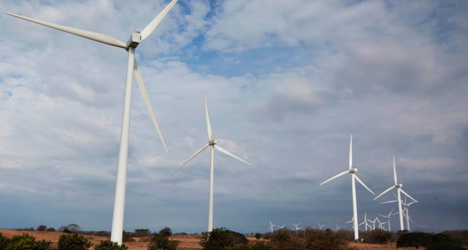 Al ampliar el plazo por tres meses de la subasta, el Gobierno nacional busca que más proyectos de energía renovable, como las plantas eólicas y solares entren a participar. FOTO Colprensa