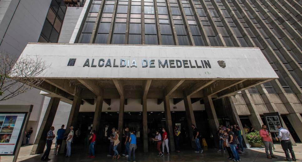 Las modalidades de contratacion directa y por régimen especial han tenido una tendencia al aumento en las dos últimas administraciones, según los reportes oficiales de la misma Alcaldía. FOTO Juan Antonio Sánchez