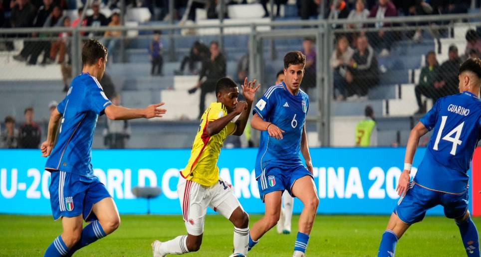 Johan Torres y Tomás Ángel hacen parte del equipo titular con el cual Colombia se medirá ante Italia. FOTO CORTESÍA FCF