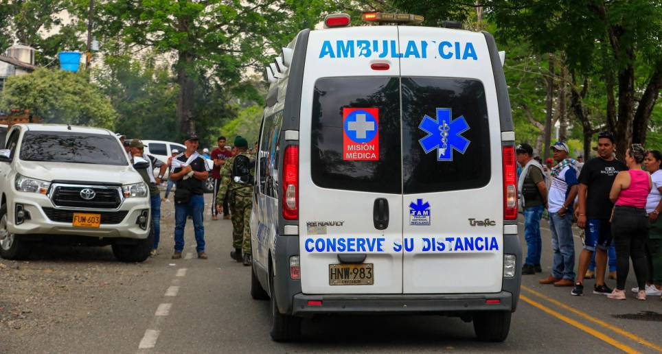 Las agresiones a la misión médica y la imposibilidad de trasladar pacientes ya deja como víctima un menor de edad en medio del paro minero. FOTO MANUEL SALDARRIAGA